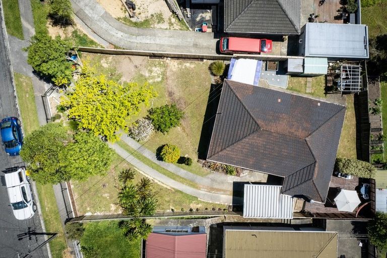 Photo of property in 28 Lowry Crescent, Stokes Valley, Lower Hutt, 5019