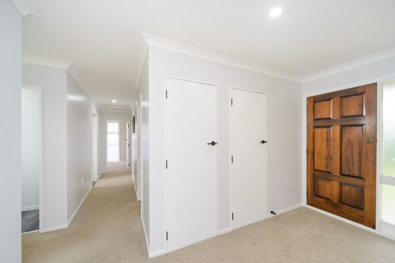 Photo of property in 8 Adams Place, Kelvin Grove, Palmerston North, 4414