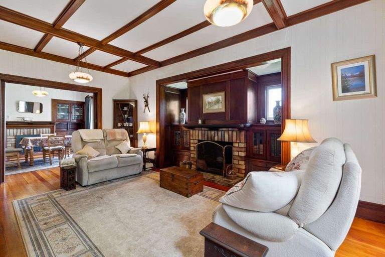 Photo of property in 36 Onewa Road, Northcote Point, Auckland, 0627