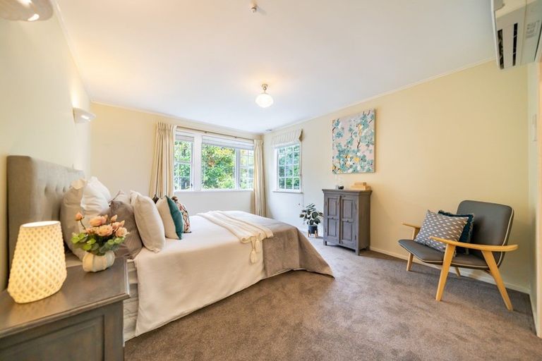 Photo of property in 22 Freemans Way, Pinehaven, Upper Hutt, 5019