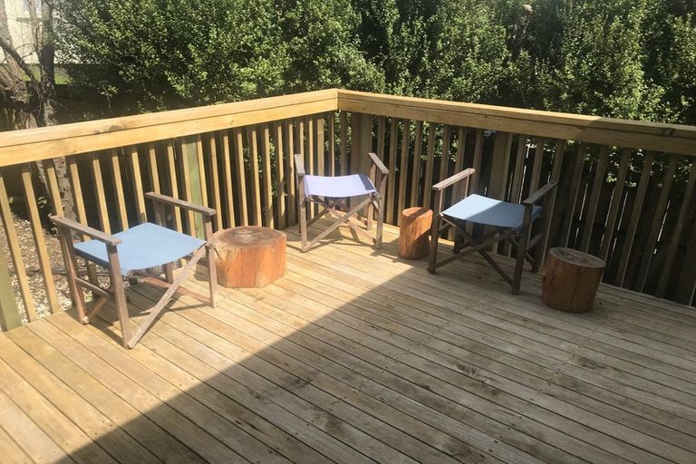 Photo of property in 33 Amberley Avenue, Te Atatu South, Auckland, 0610