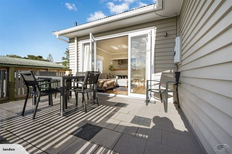 Photo of property in 24 Cedar Terrace, Stanmore Bay, Whangaparaoa, 0932