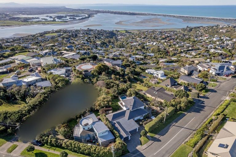 Photo of property in 3 Belleview Terrace, Mount Pleasant, Christchurch, 8081