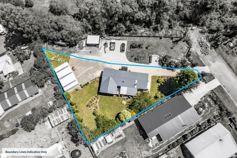 Photo of property in 12 Achray Street, Waiau, 7332