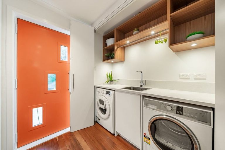 Photo of property in 84 Paremata Road, Paremata, Porirua, 5024