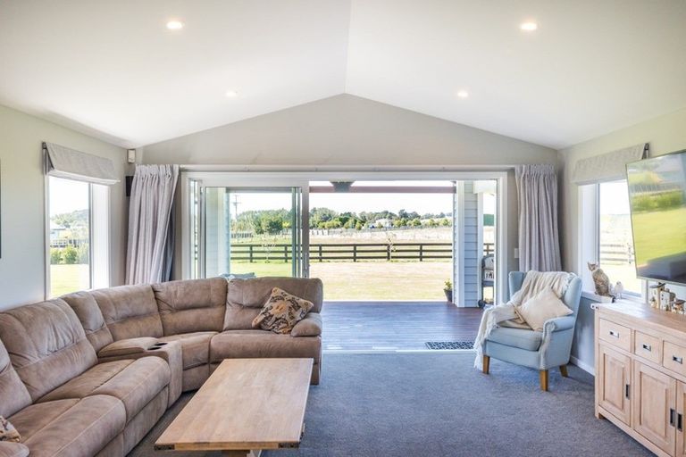 Photo of property in 467 Lees Road, Feilding, 4775