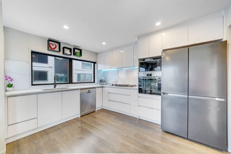 Photo of property in 1/1a Halsey Road, Manurewa, Auckland, 2102