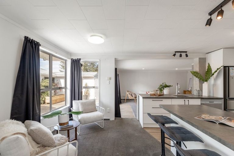 Photo of property in 14 De Bloge Place, Burwood, Christchurch, 8061