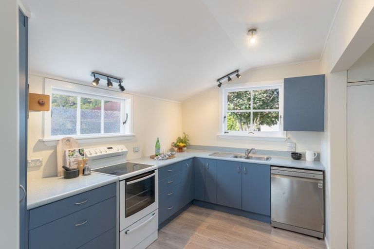 Photo of property in 5 Mangaroa Hill Road, Clouston Park, Upper Hutt, 5018