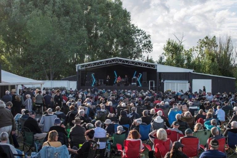 Photo of property in 797 Pourerere Road, Omakere, Waipawa, 4271