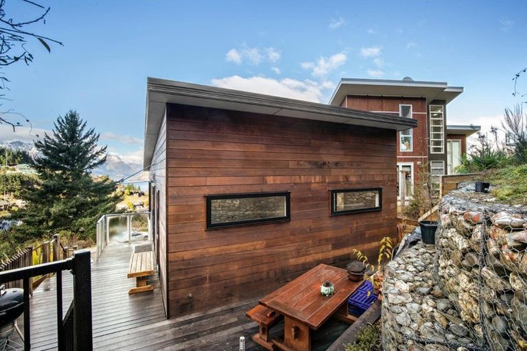 Photo of property in 45 Dart Place, Fernhill, Queenstown, 9300