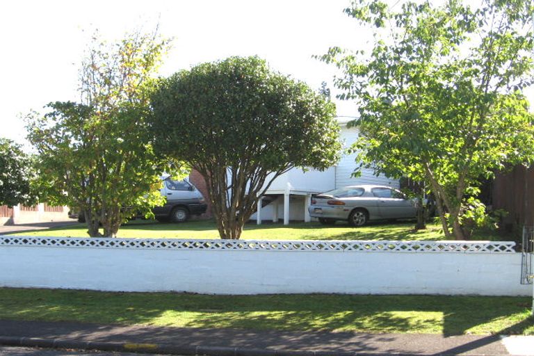 Photo of property in 9 Hamurana Place, Te Atatu Peninsula, Auckland, 0610