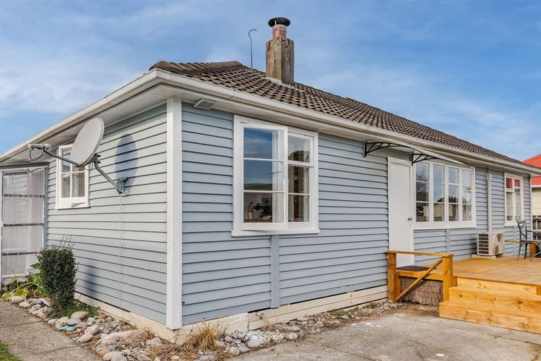 Photo of property in 4 Colvin Street, Westport, 7825