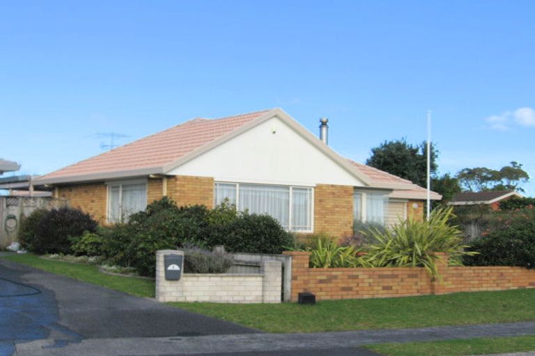 Photo of property in 4 Lakeside Drive, Orewa, 0931