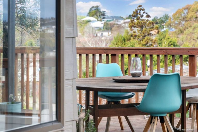 Photo of property in 6 Oreil Avenue, West Harbour, Auckland, 0618