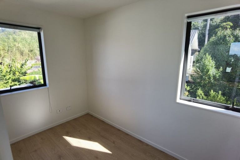 Photo of property in 46 Ayton Drive, Totara Vale, Auckland, 0629