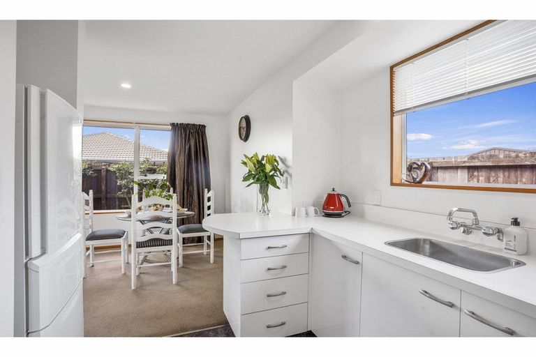 Photo of property in 1/48 Shannon Place, Belfast, Christchurch, 8051