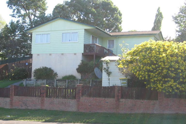 Photo of property in 114 Moire Road, West Harbour, Auckland, 0618