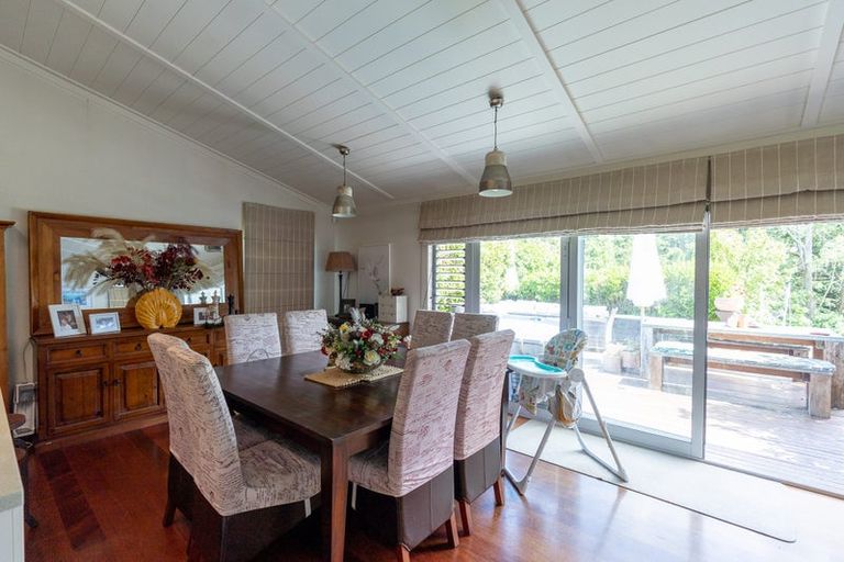 Photo of property in 1 Holden Way, Fitzherbert, Palmerston North, 4471