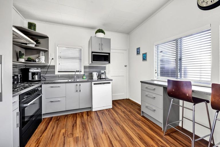 Photo of property in 35 Victoria Street, Patea, 4520