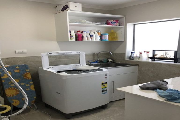 Photo of property in 194 Bleakhouse Road, Mellons Bay, Auckland, 2014