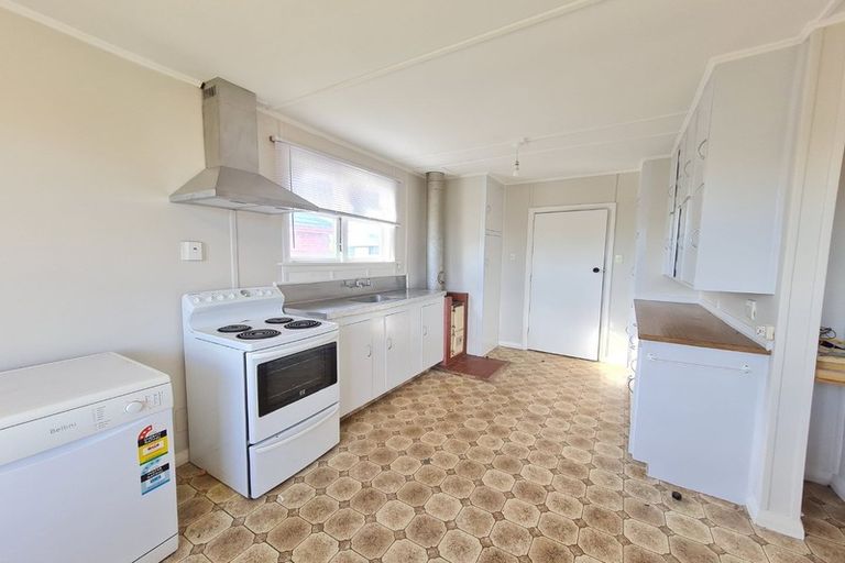 Photo of property in 27 Avro Crescent, Hornby, Christchurch, 8042