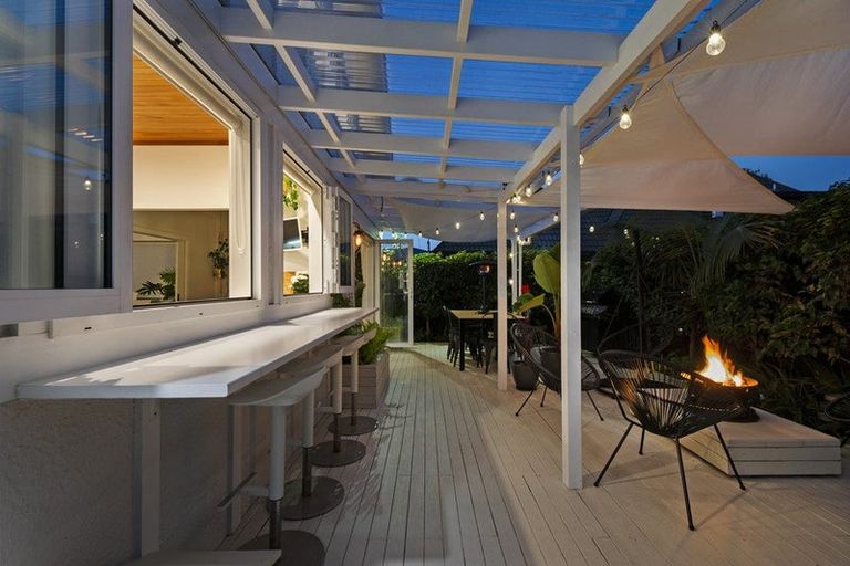 Photo of property in 17 Phoenix Avenue, Hokowhitu, Palmerston North, 4410