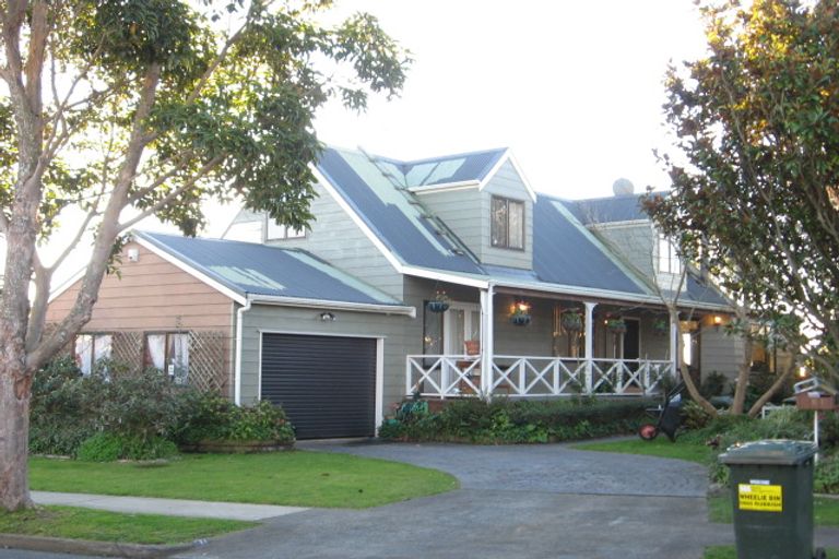 Photo of property in 21 Hadley Wood Drive, Wattle Downs, Auckland, 2103