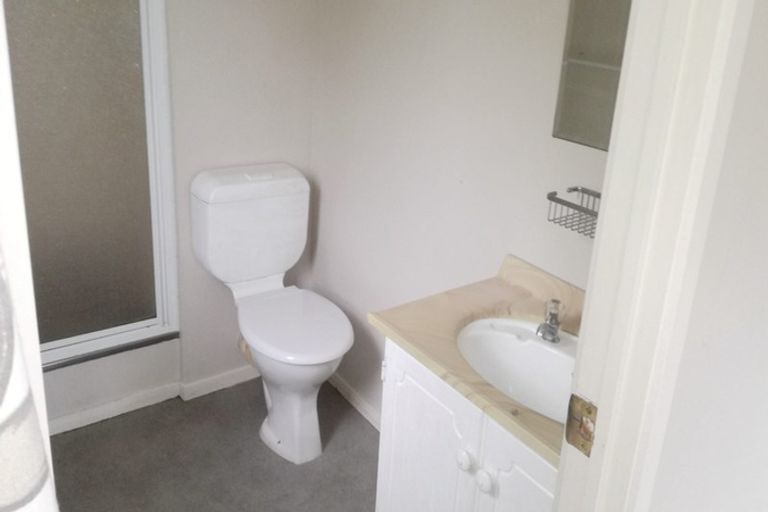 Photo of property in 33 Olena Avenue, Sunnyhills, Auckland, 2010