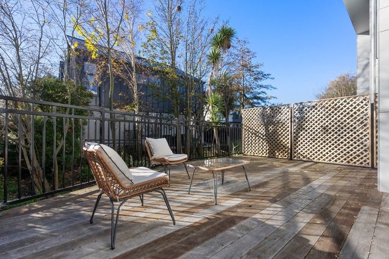 Photo of property in 2/204 Edgeware Road, Edgeware, Christchurch, 8013