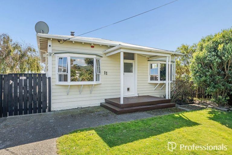 Photo of property in 11 Elizabeth Street, Moera, Lower Hutt, 5010