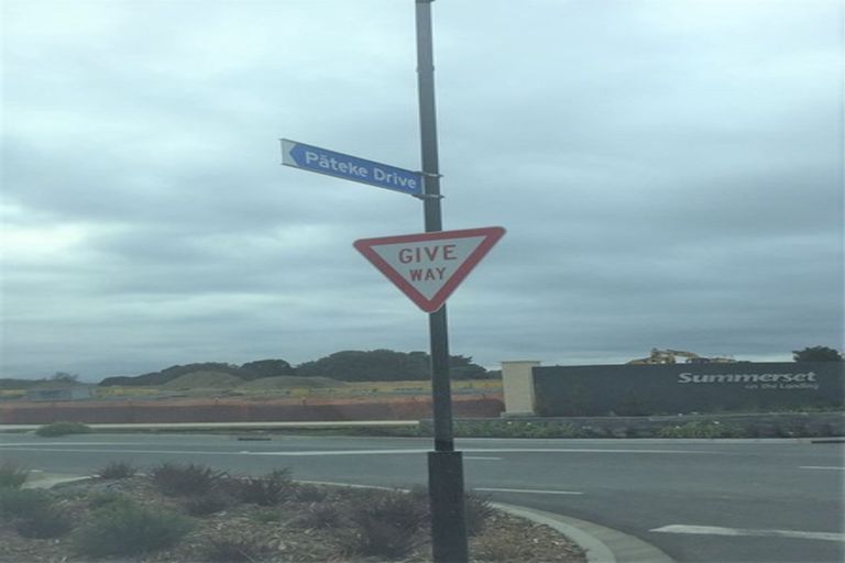 Photo of property in 8 Pateke Drive, Kenepuru, Porirua, 5022