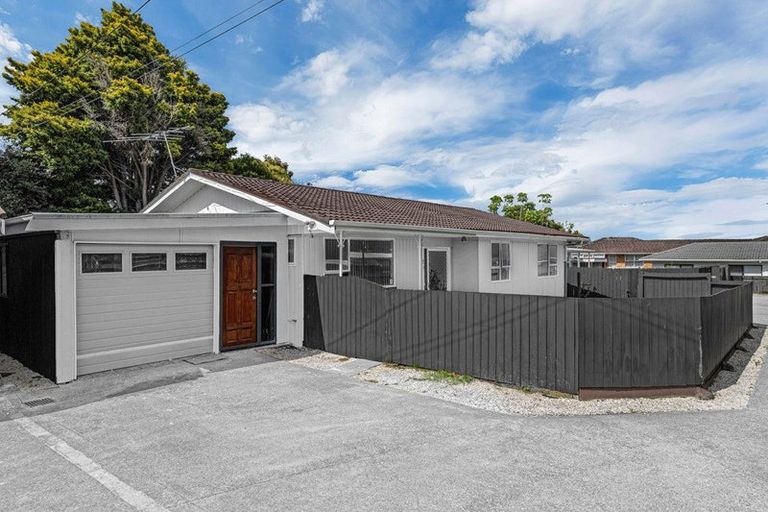 Photo of property in 2/10a Lupton Road, Manurewa, Auckland, 2102