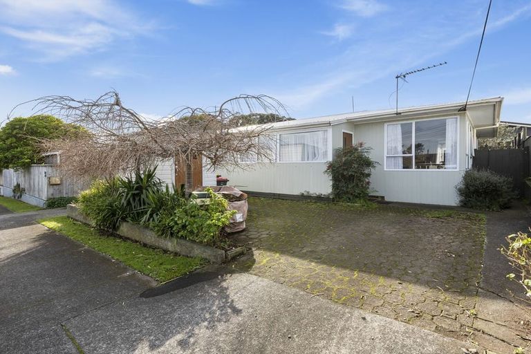 Photo of property in 8 Omata Road, Westown, New Plymouth, 4310