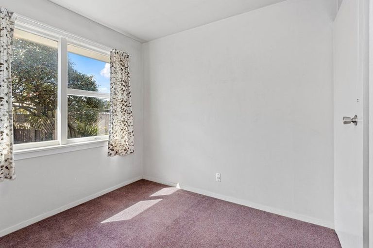 Photo of property in 4 Carisbrooke Street, Aranui, Christchurch, 8061