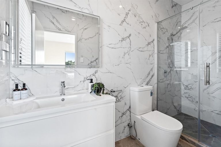 Photo of property in 40 Takurua Terrace, Orewa, 0931