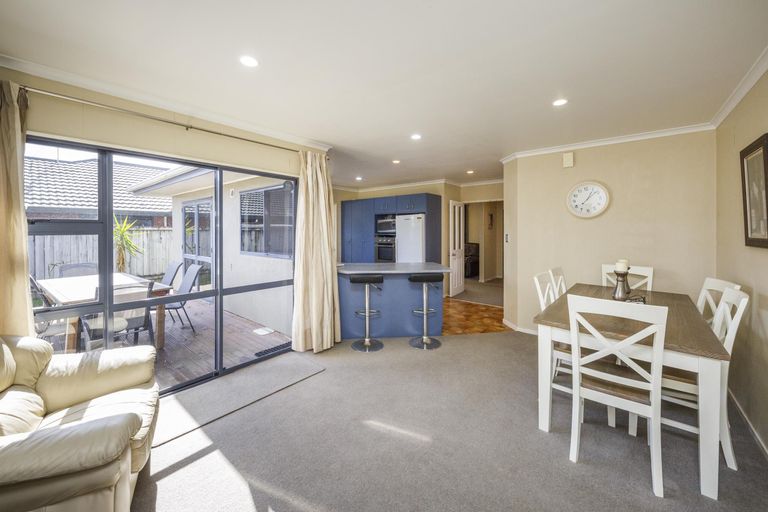 Photo of property in 94 Summerhill Drive, Fitzherbert, Palmerston North, 4410