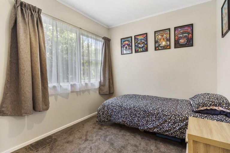 Photo of property in 71 Barrys Road, Glendene, Auckland, 0602