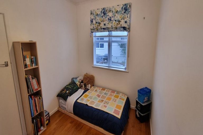 Photo of property in 15 Linwood Avenue, Forrest Hill, Auckland, 0620