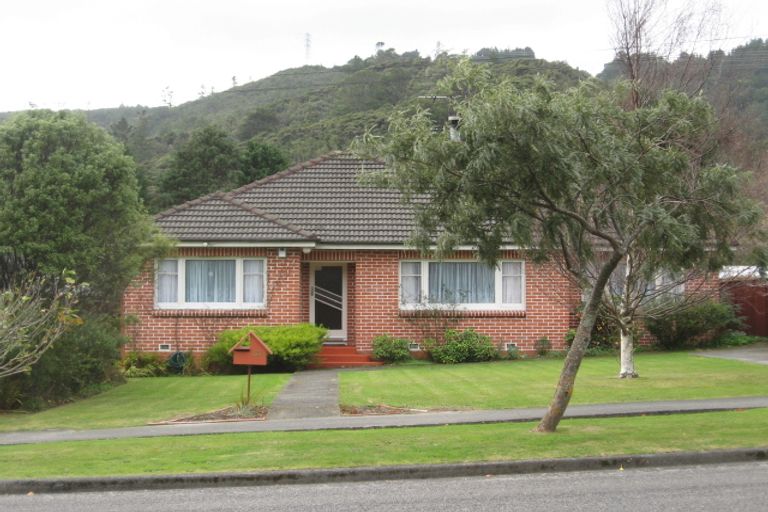 Photo of property in 53 Tawhai Street, Stokes Valley, Lower Hutt, 5019