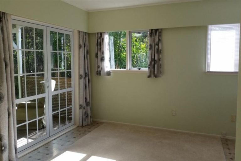 Photo of property in 35-37 Sunnyvale Road, Massey, Auckland, 0614