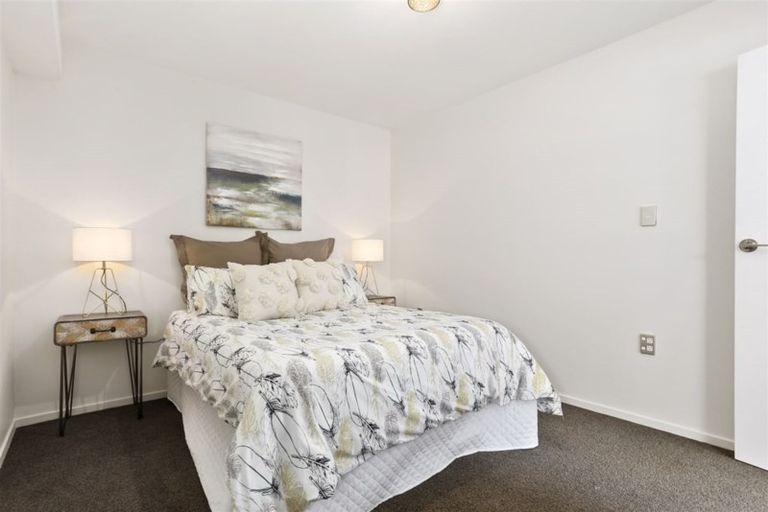 Photo of property in 21 Fairmount Road, Titirangi, Auckland, 0604