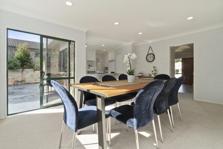 Photo of property in 30 Millstream Drive, Henderson, Auckland, 0610