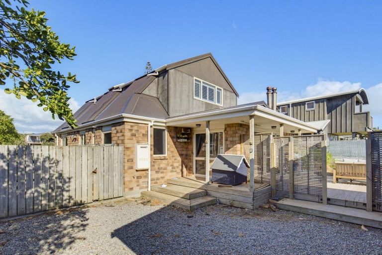 Photo of property in 11 Rodney Avenue, Te Horo Beach, Otaki, 5581