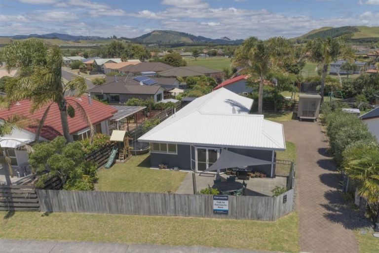 Photo of property in 36 Kane Road, Papamoa Beach, Papamoa, 3118