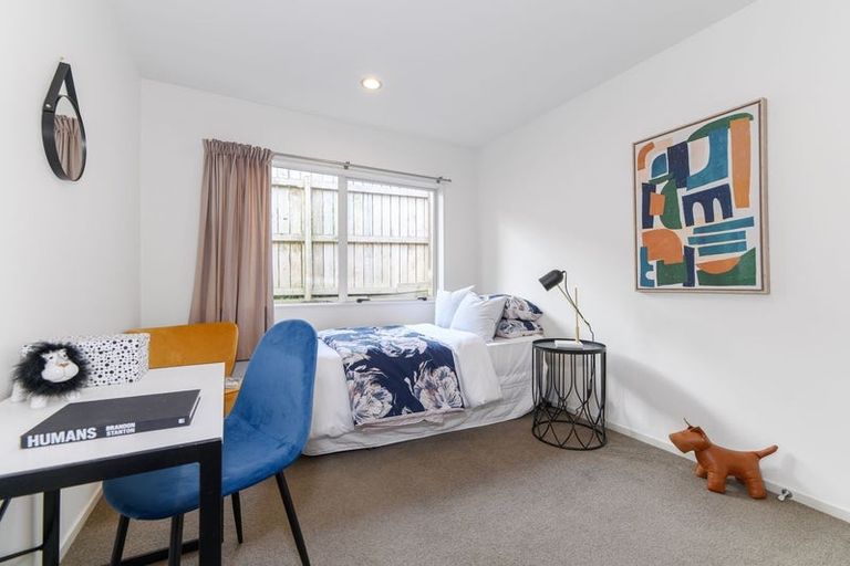 Photo of property in 79a Awaroa Road, Sunnyvale, Auckland, 0612