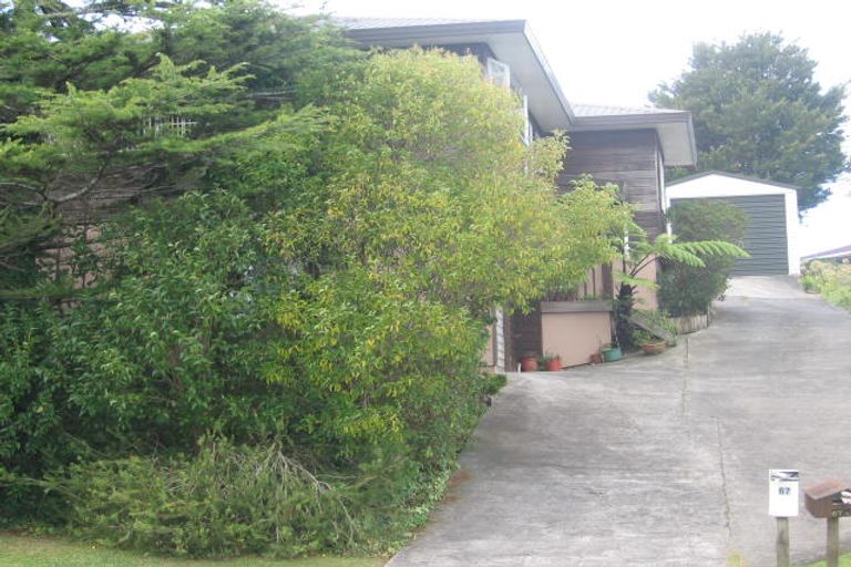 Photo of property in 2/67 Totaravale Drive, Totara Vale, Auckland, 0629