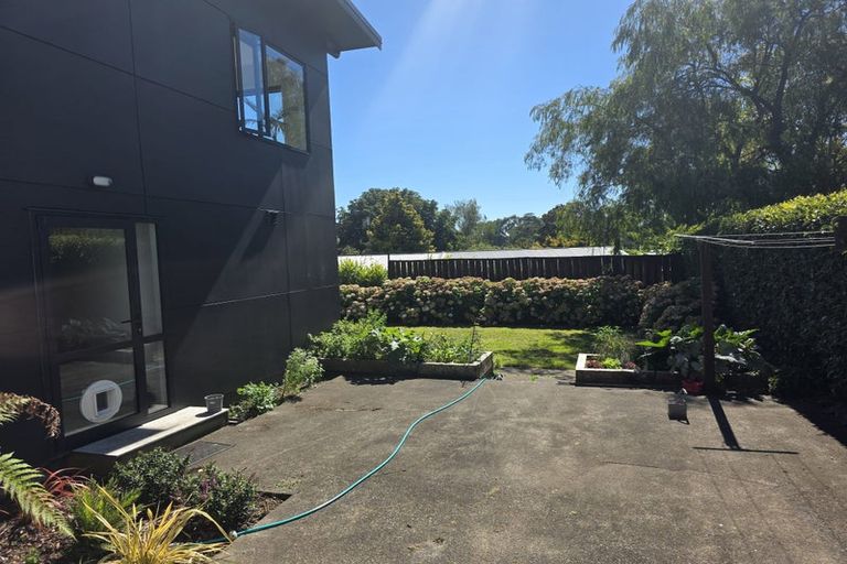 Photo of property in 17 Tauroa Road, Havelock North, 4130