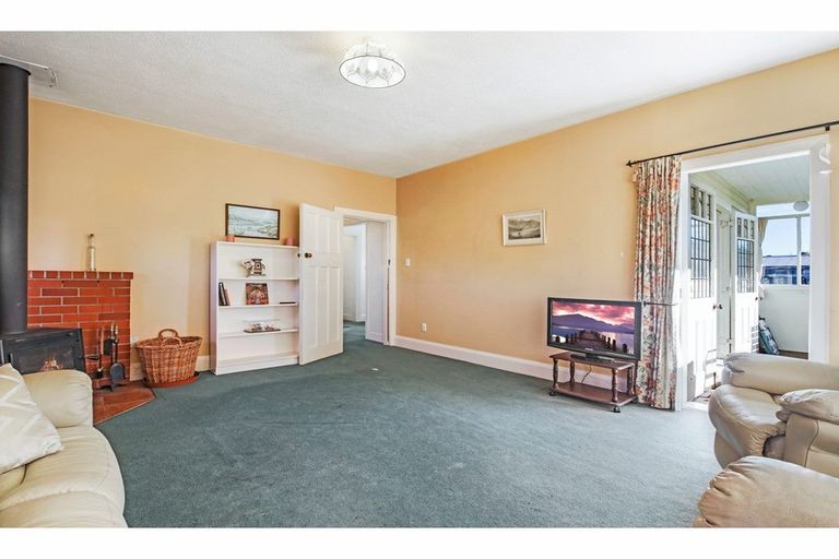 Photo of property in 4 Queen Street, Oxford, 7430