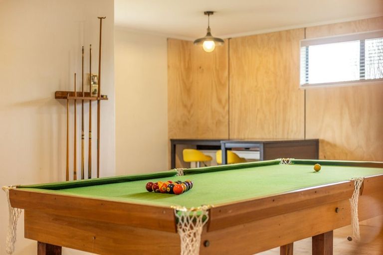 Photo of property in 10 Graham Grove, Waikanae, 5036